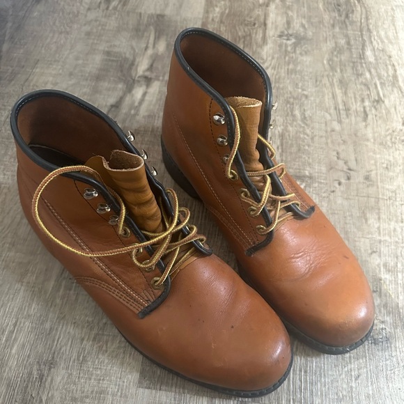 Wolverine Brown Leather Men\'s Boots, oil proof, rare find, excellent boots main image 7